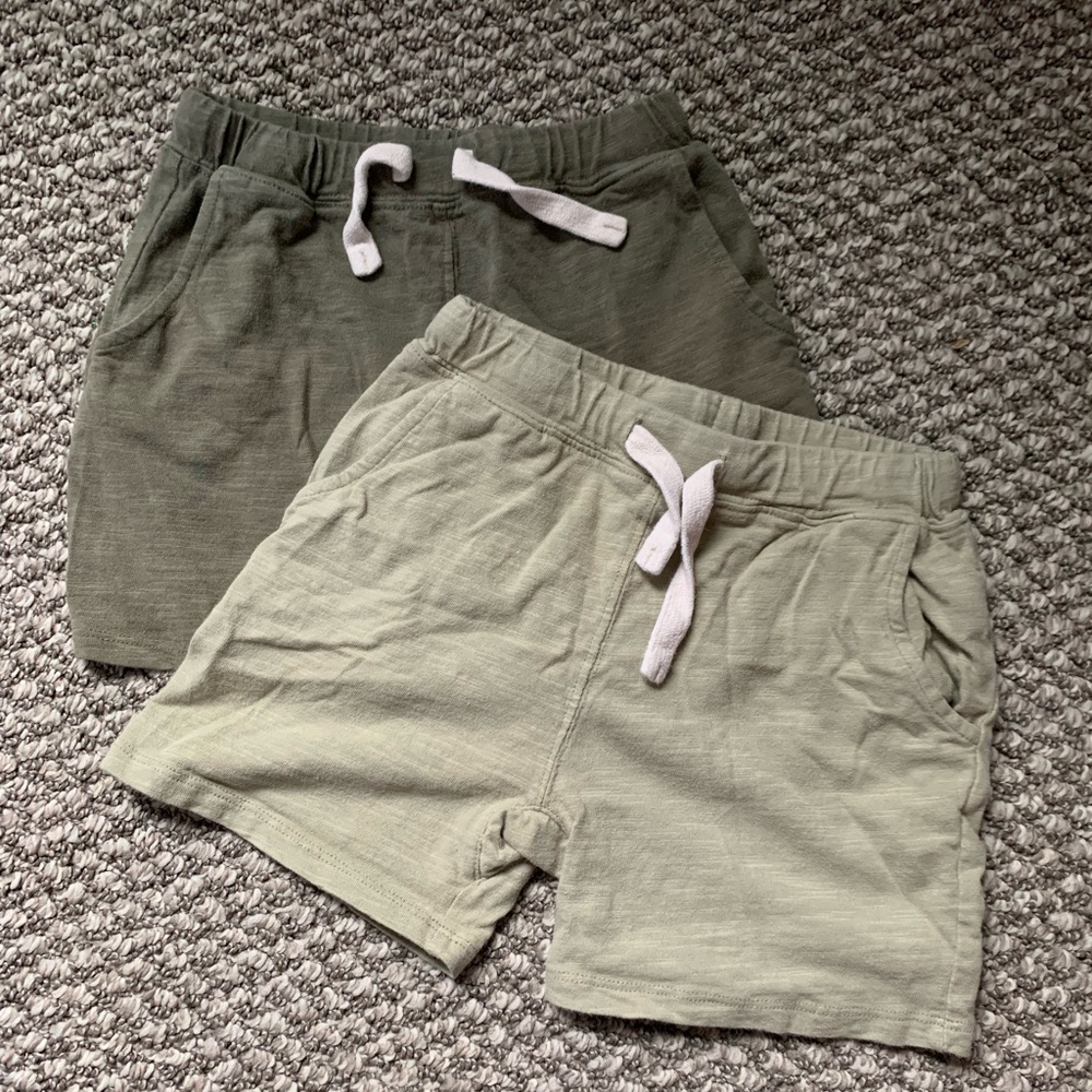 Rylee + Cru set of boys shorts 4/5